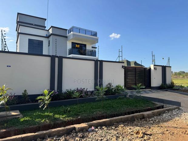 5bdrm Maisonette in Kamakis for sale