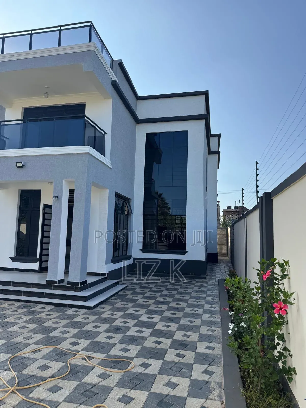 5bdrm Maisonette in Kamakis for sale