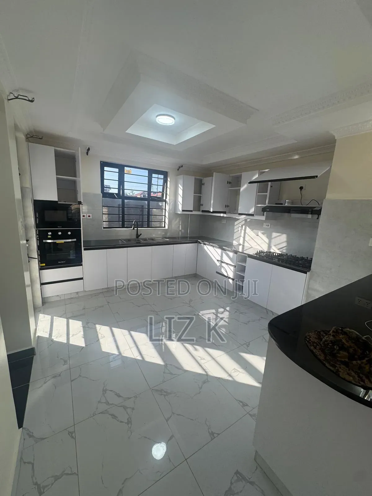5bdrm Maisonette in Kamakis for sale