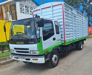 Isuzu Frr33 Enclosed Body 2014 White