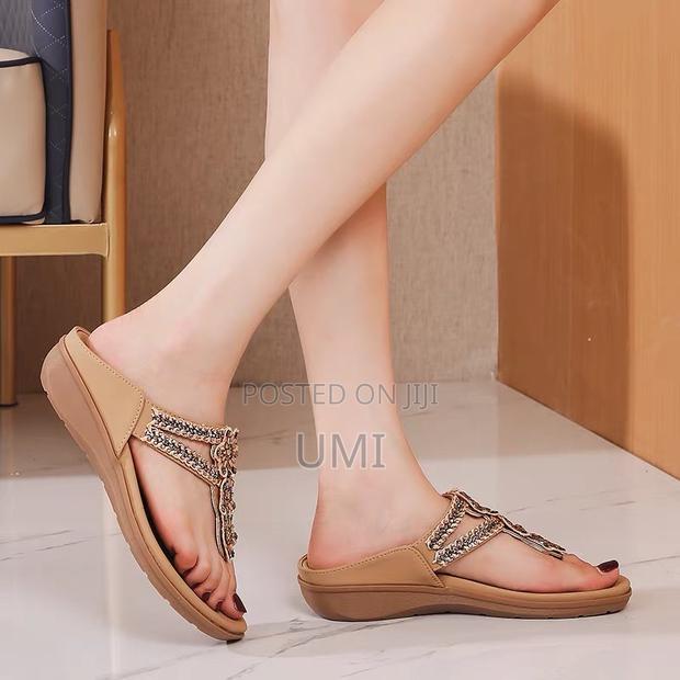 Flat Sandals - thumbnail 2