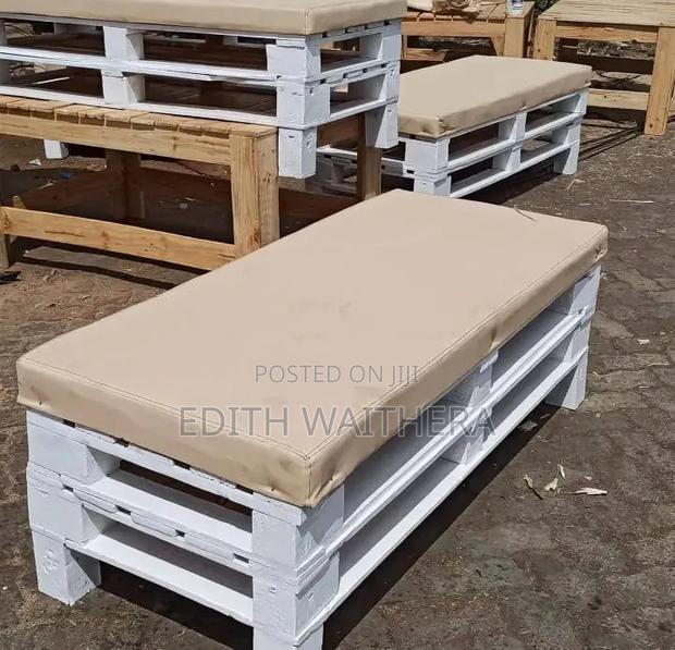 Pallet Padded Benches - main view