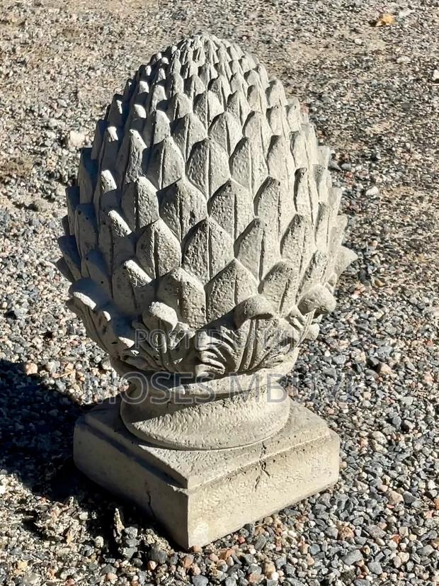 Beautiful Round Pillar Top Moulds - thumbnail 2