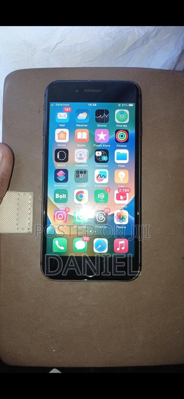 Apple iPhone 8 128 GB Black