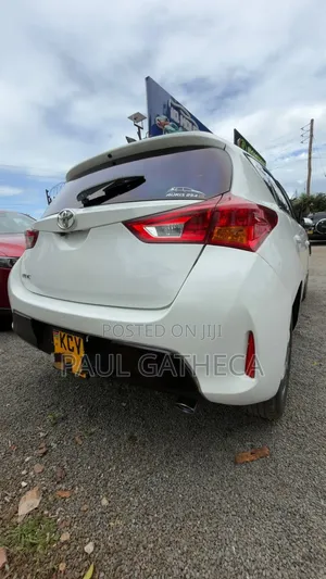 Toyota Auris 2013 White