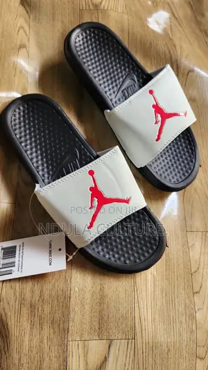Nike //Jordan //Adidas Benassi Slides