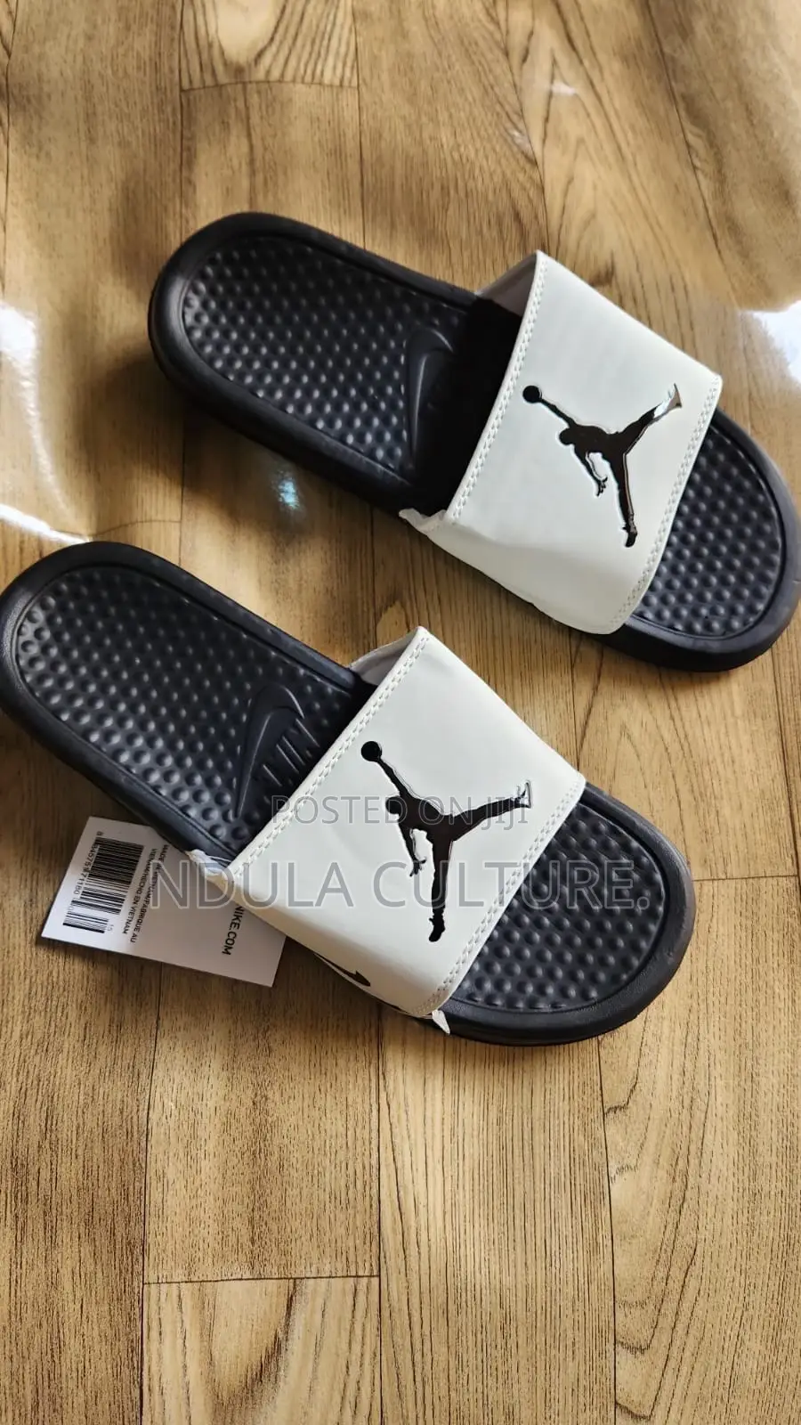 Nike //Jordan //Adidas Benassi Slides