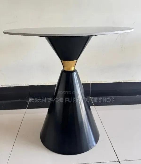 Classic Stylish Home Cocktail Table