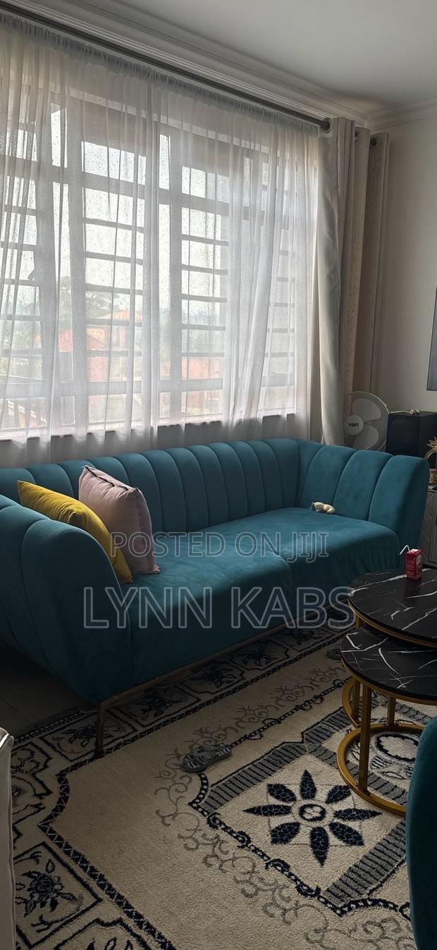 5 Seater Turquoise Fabric Seat With Coffee Table