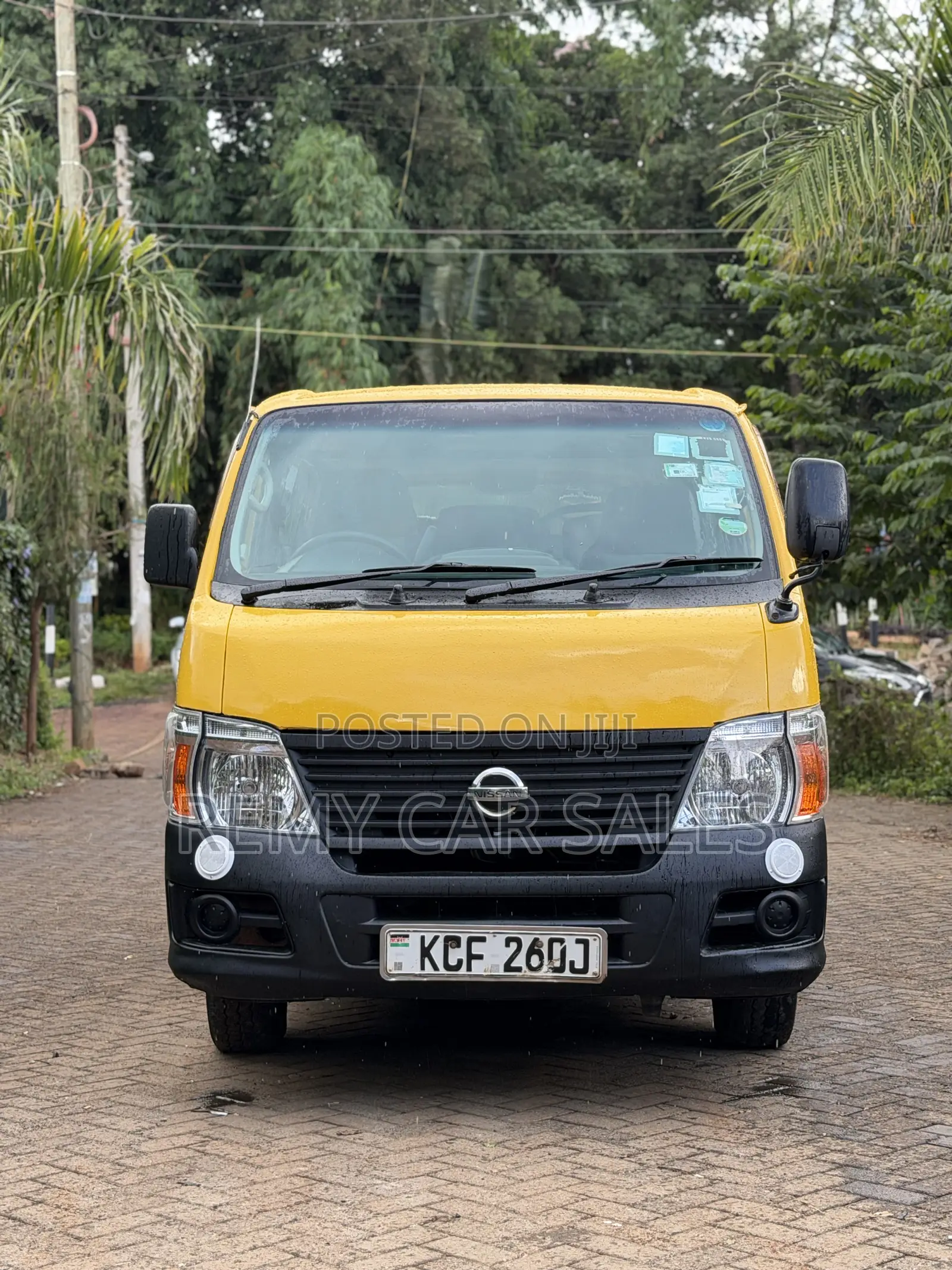 Nissan Caravan (Urvan) 2008 Yellow