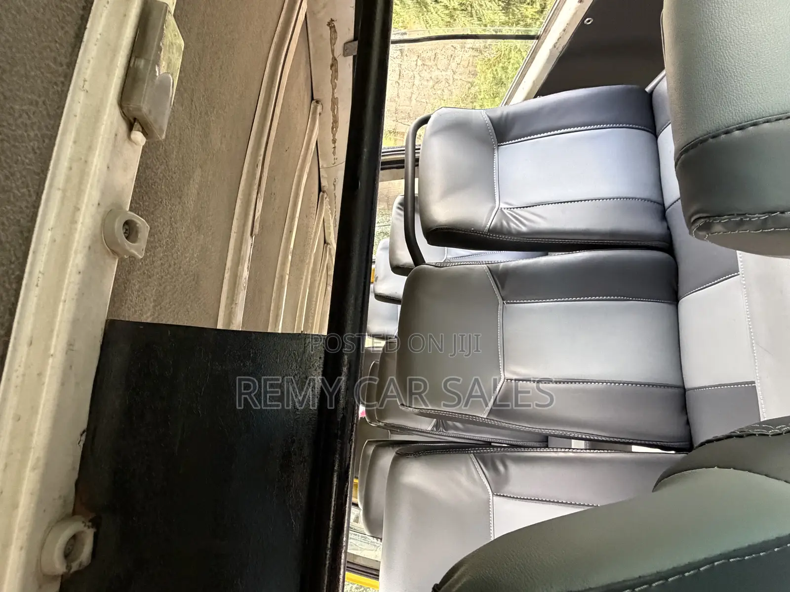 Nissan Caravan (Urvan) 2008 Yellow