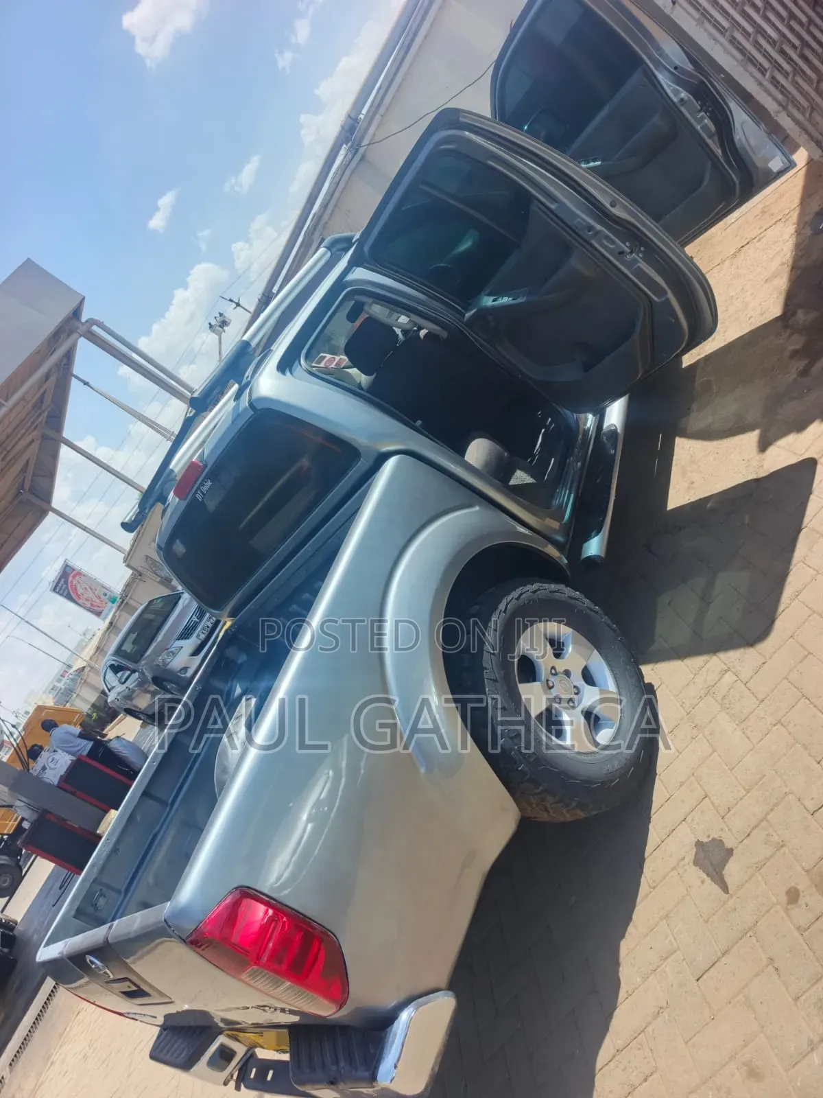 Nissan Navara 2011 Gray