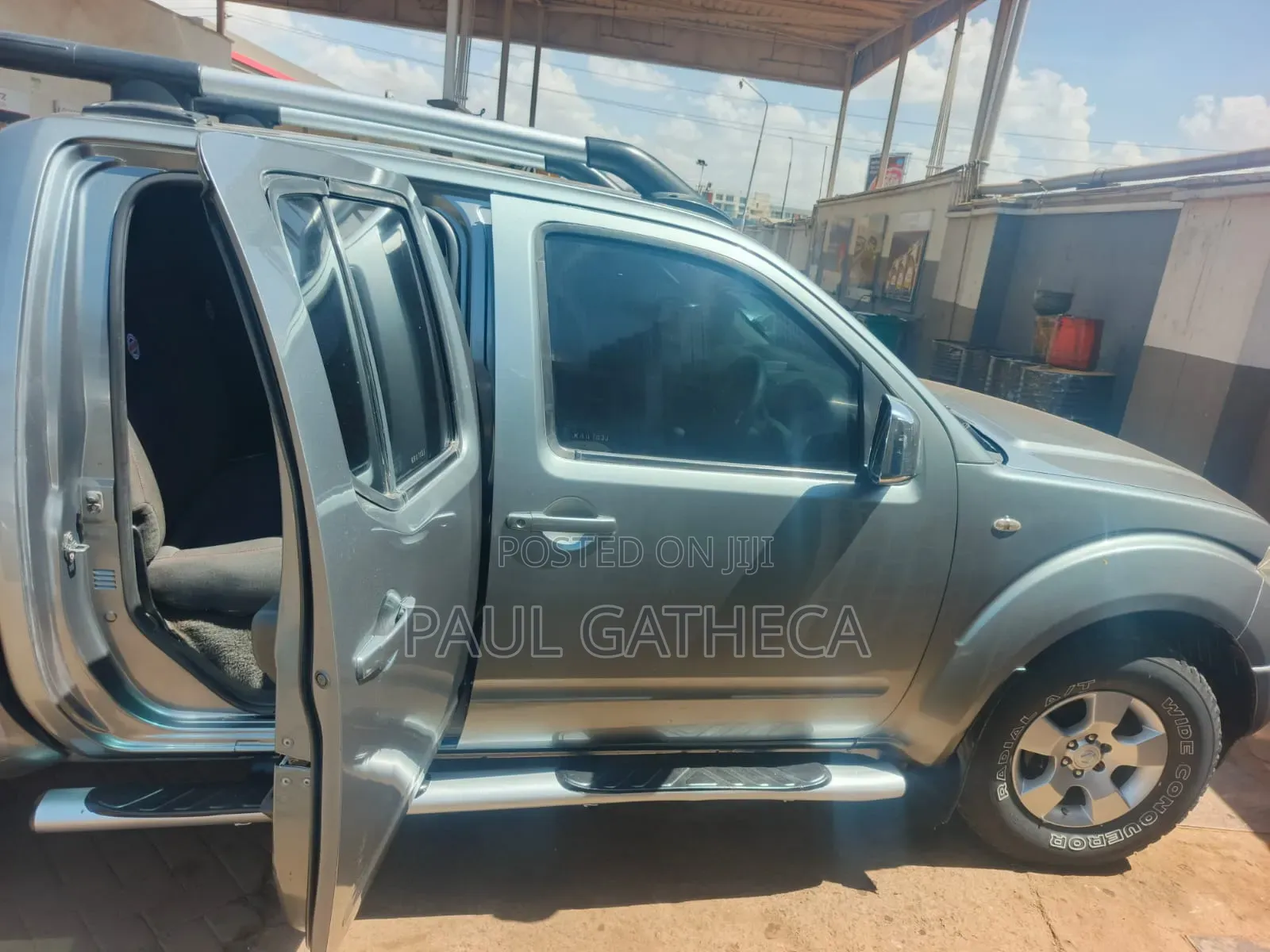Nissan Navara 2011 Gray