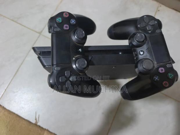 Play Station 4 Slim - thumbnail 3