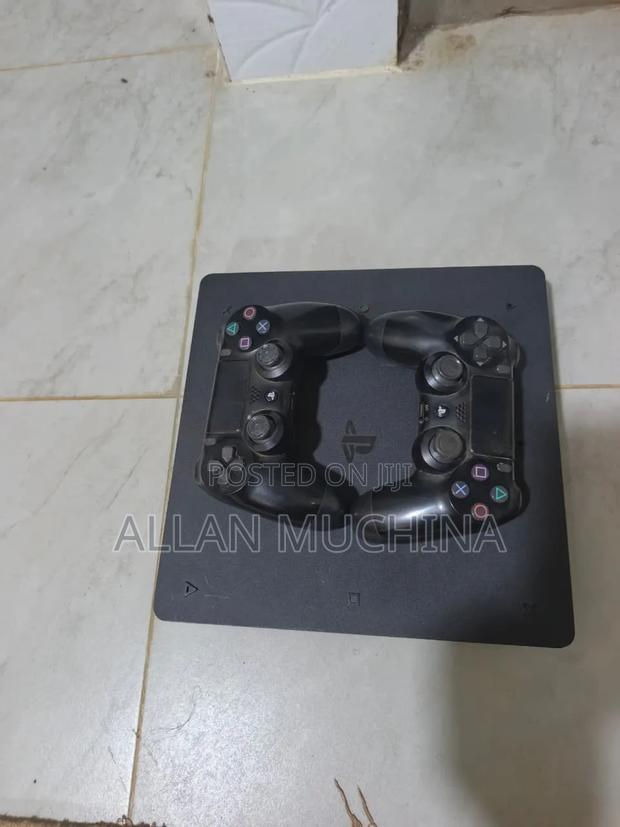 Play Station 4 Slim - thumbnail 5