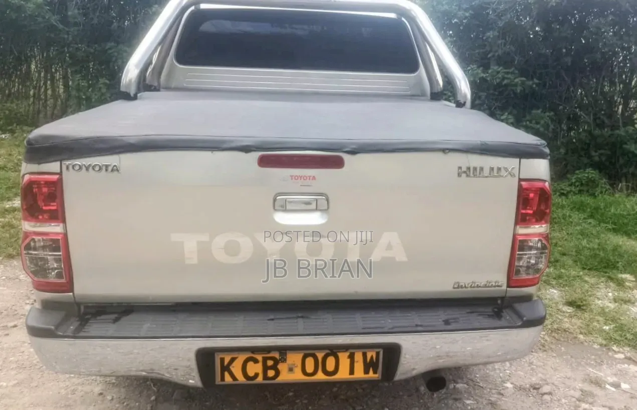 Toyota Hilux 2007 Silver