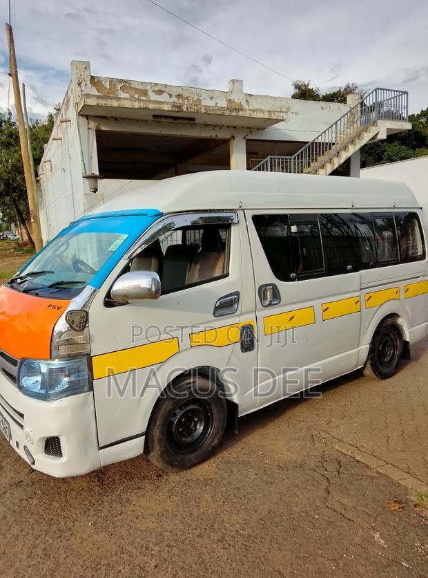 Toyota HiAce 2014 White - thumbnail 4