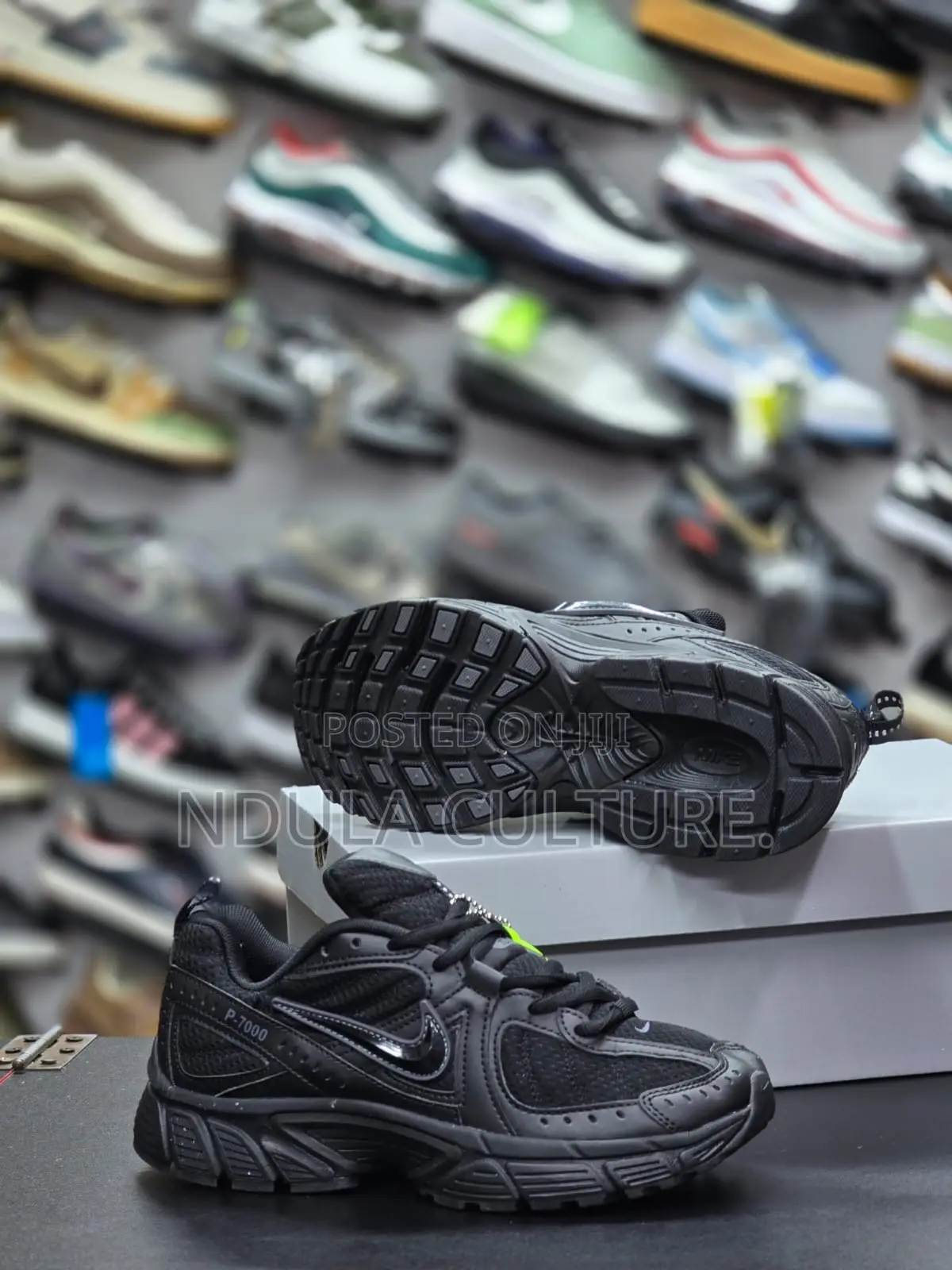 Nike P-7000