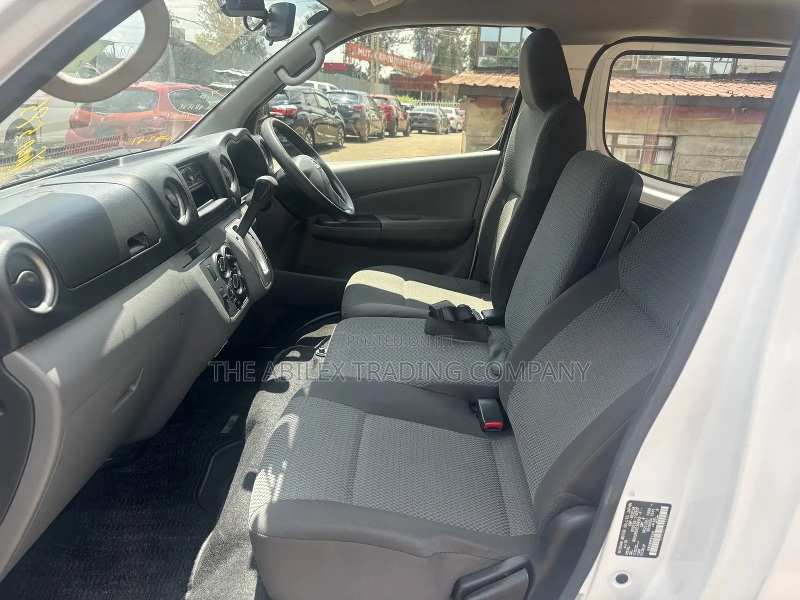 Nissan Caravan (Urvan) 2019 White