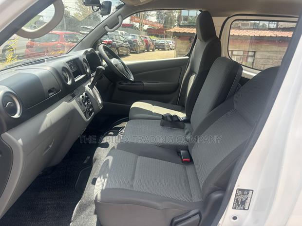 Nissan Caravan (Urvan) 2019 White - thumbnail 6