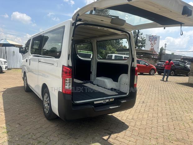 Nissan Caravan (Urvan) 2019 White - thumbnail 3