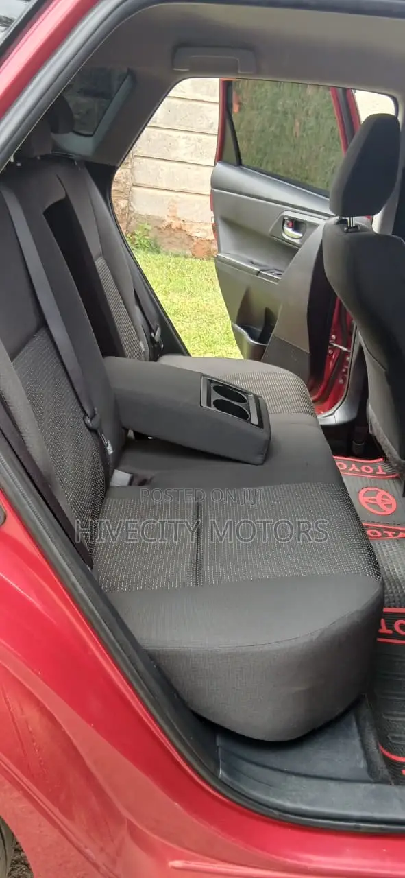 Toyota Auris 2017 Red