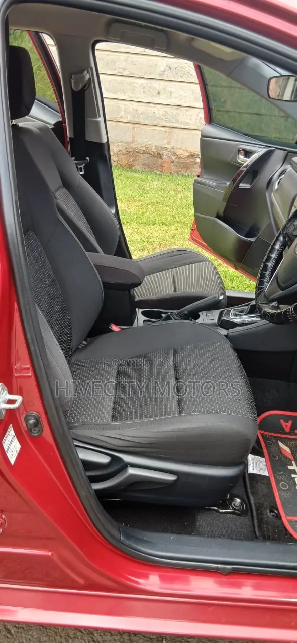 Toyota Auris 2017 Red