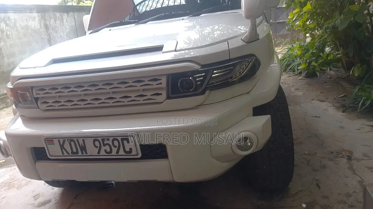 Toyota FJ Cruiser 2016 White