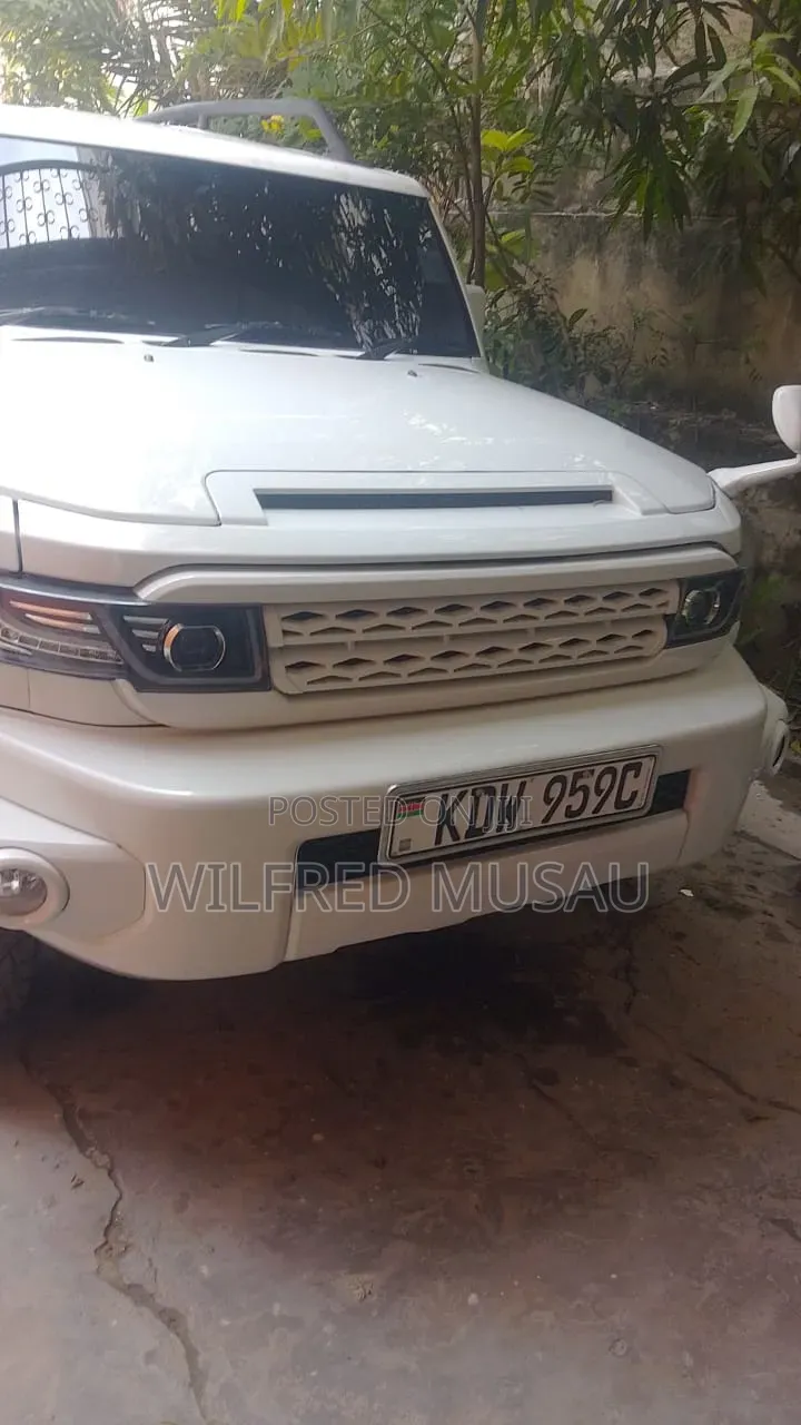 Toyota FJ Cruiser 2016 White