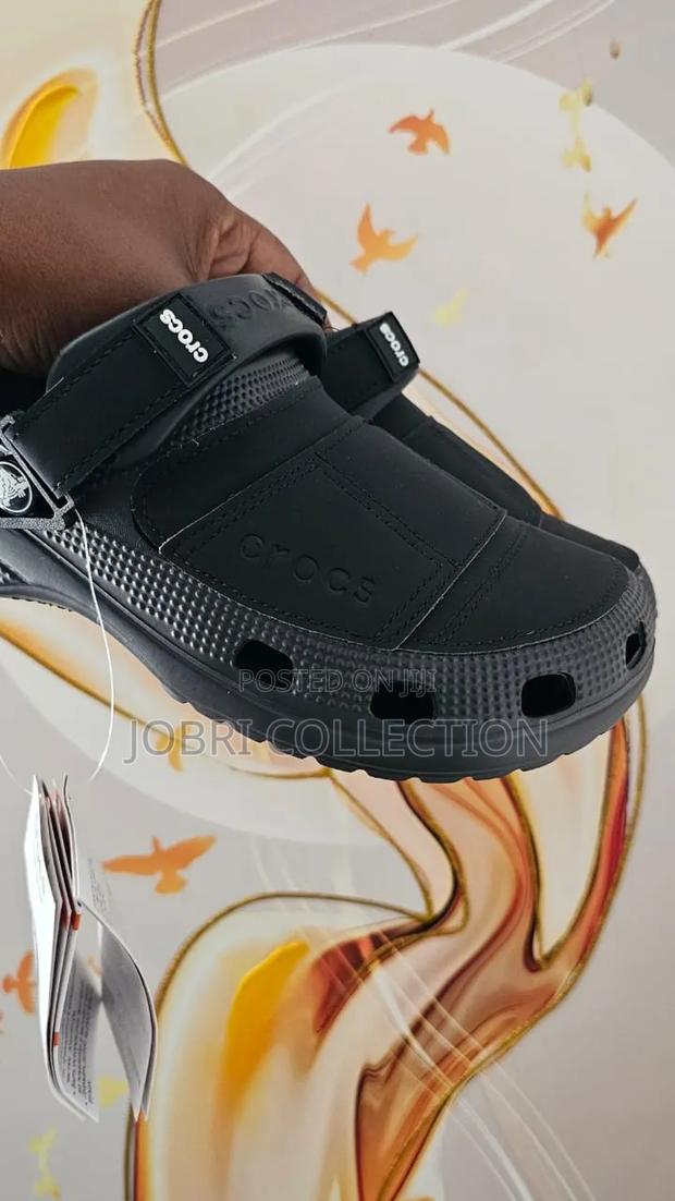 Black Crocs Yukon - thumbnail 2