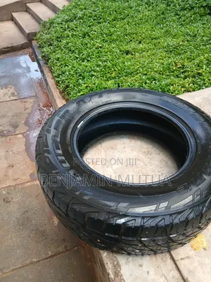 Clean Bridgestone Tyre 265/65r 17