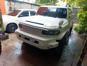 Toyota FJ Cruiser 2018 White