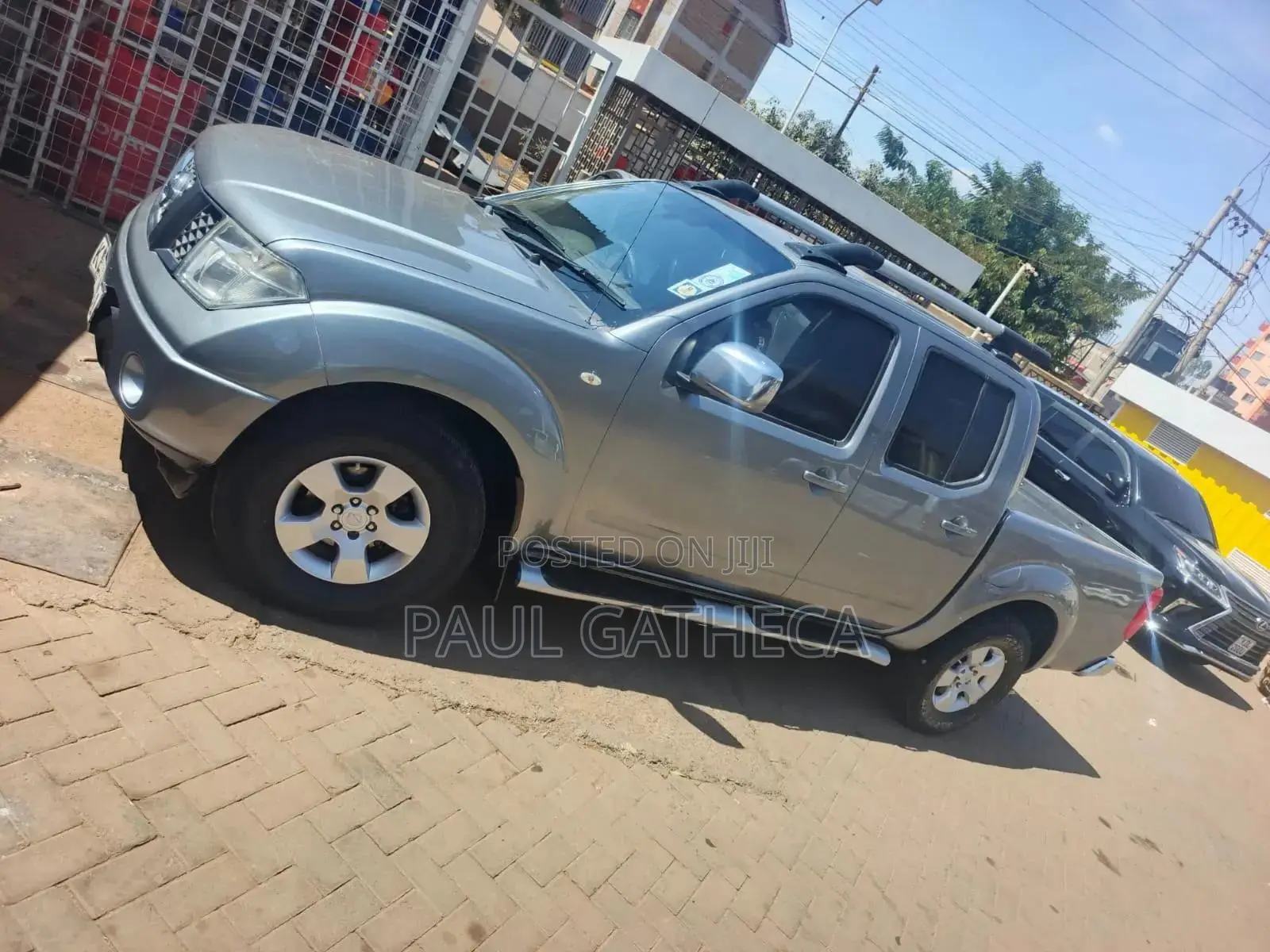 Nissan Navara 2011 Gray