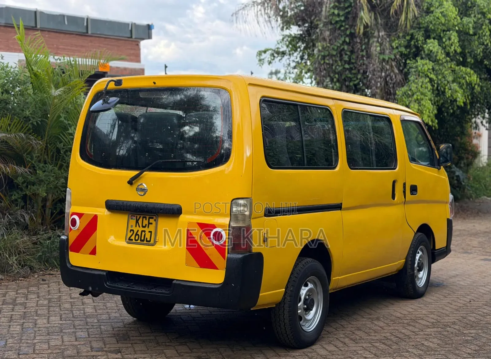 Nissan Caravan (Urvan) 2008 Yellow