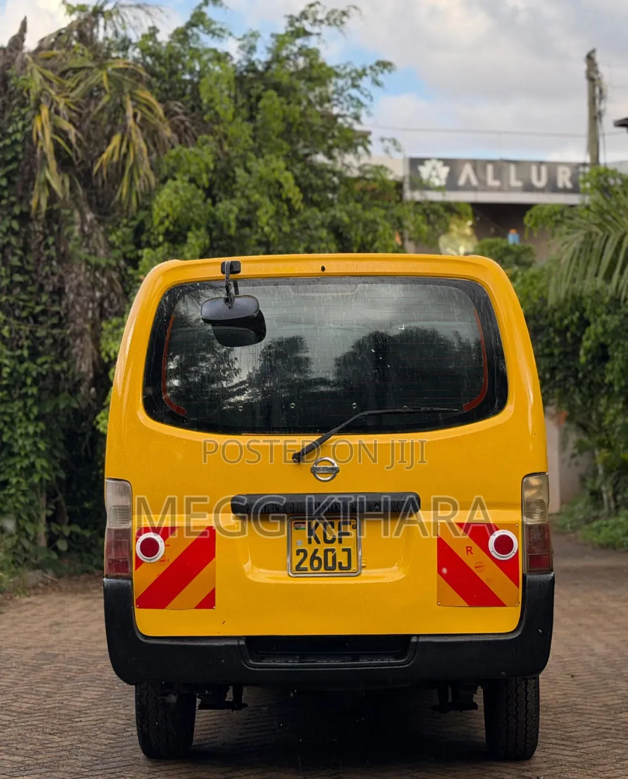 Nissan Caravan (Urvan) 2008 Yellow