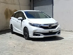 Honda Fit Shuttle 1.5 Hybrid 2WD 2019 Pearl