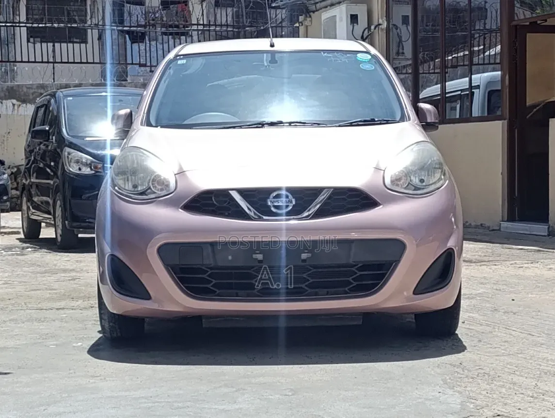 Nissan March 1.2 FWD 2019 Pink