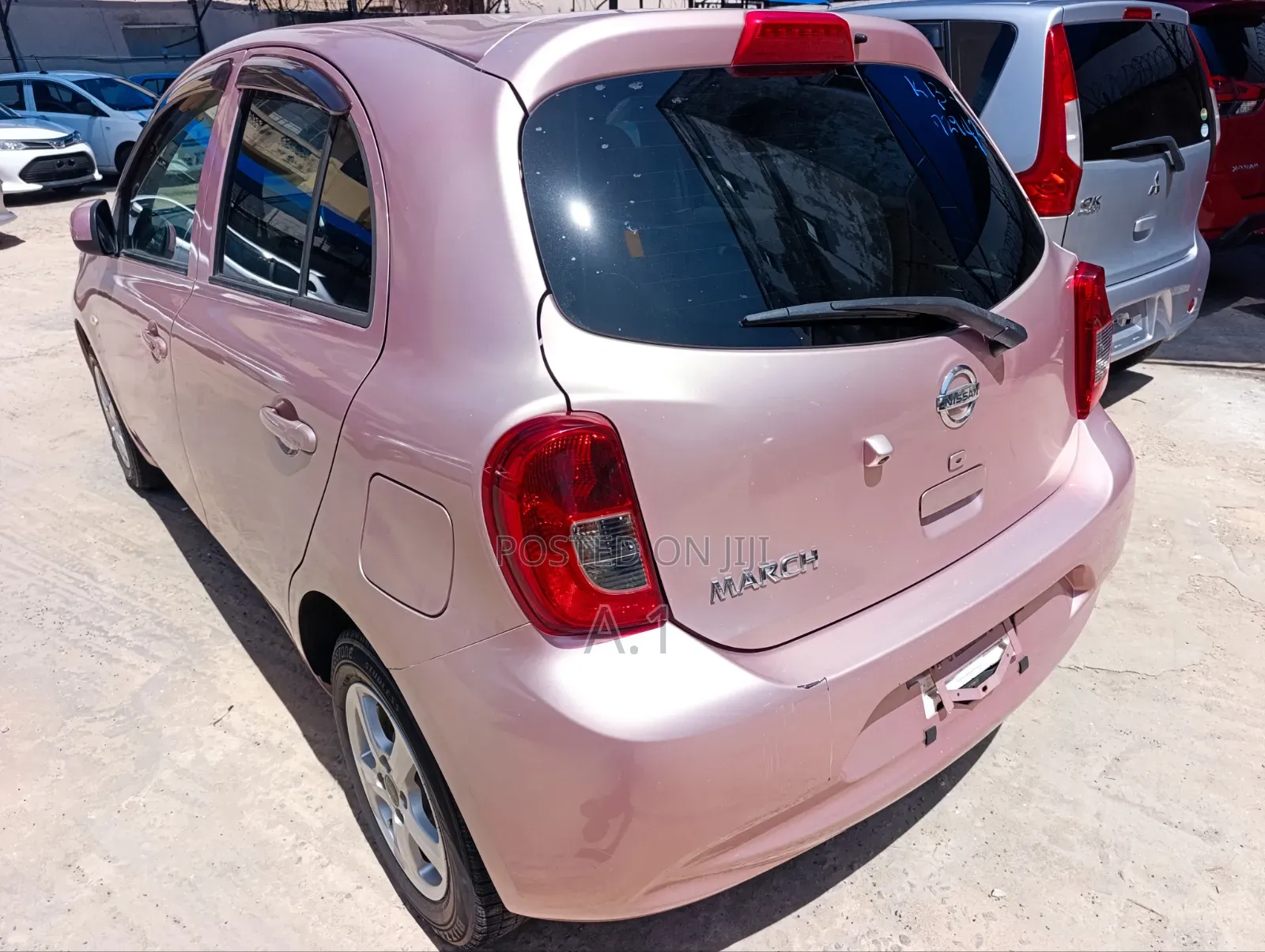 Nissan March 1.2 FWD 2019 Pink
