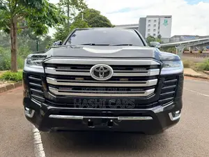Toyota Land Cruiser 4.6 V8 ZX 2017 Black