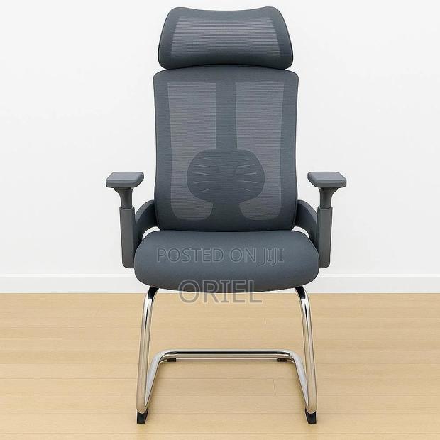 Office Chair : Cushioned Reception Area Chair - thumbnail 12