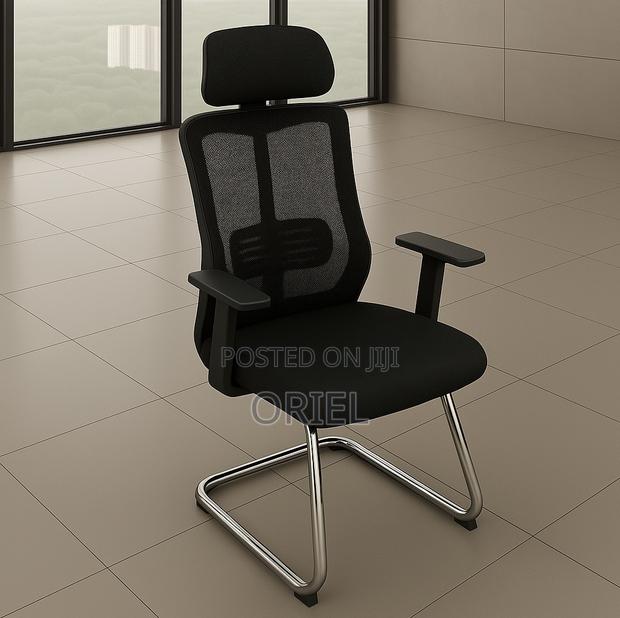 Office Chair : Cushioned Reception Area Chair - thumbnail 13