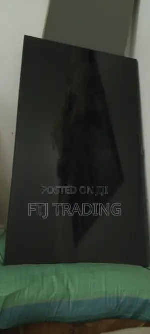 Samsung 50” Crystal Uhd Smart Tv Au7000”