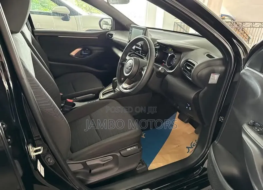 Toyota Yaris 2021 Black