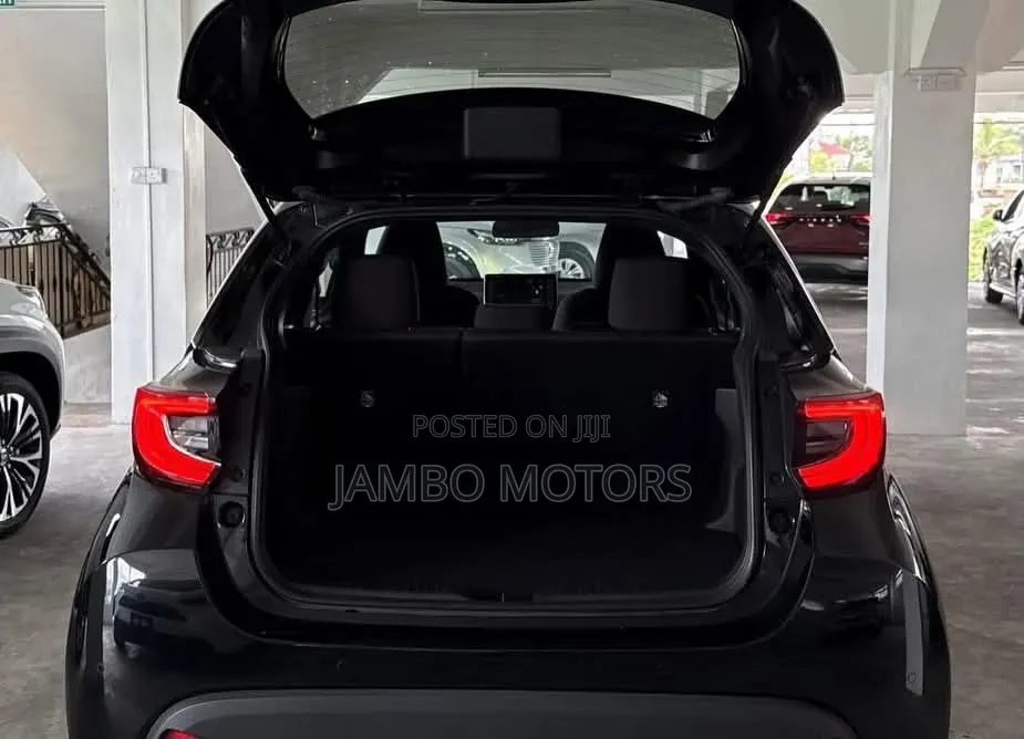 Toyota Yaris 2021 Black