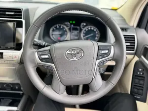 Toyota Land Cruiser Prado 2.7 2022 White