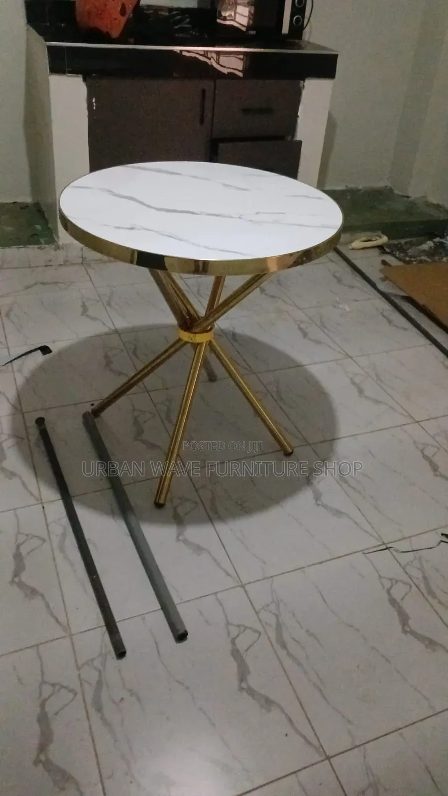 Decor Round Table