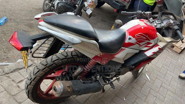 Hero Karizma ZMR 2017 White