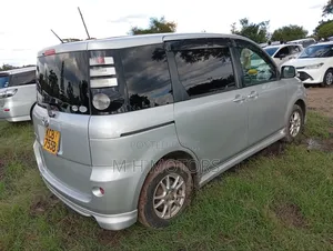 Toyota Sienta 2007 Silver