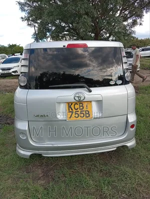 Toyota Sienta 2007 Silver