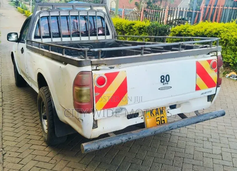 Isuzu D-MAX 2006 White